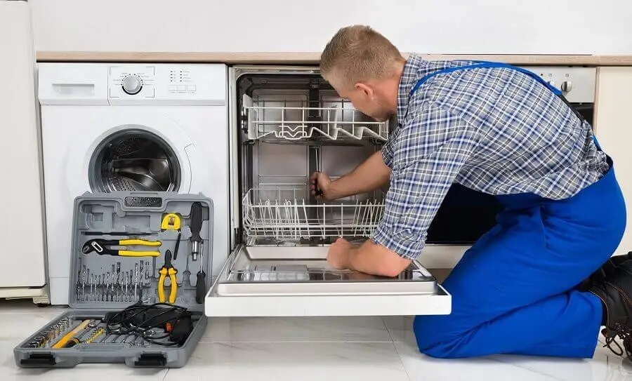 Çilimli Finlux servisi teknisyen ekibi beyaz eşya tamiri yaparken